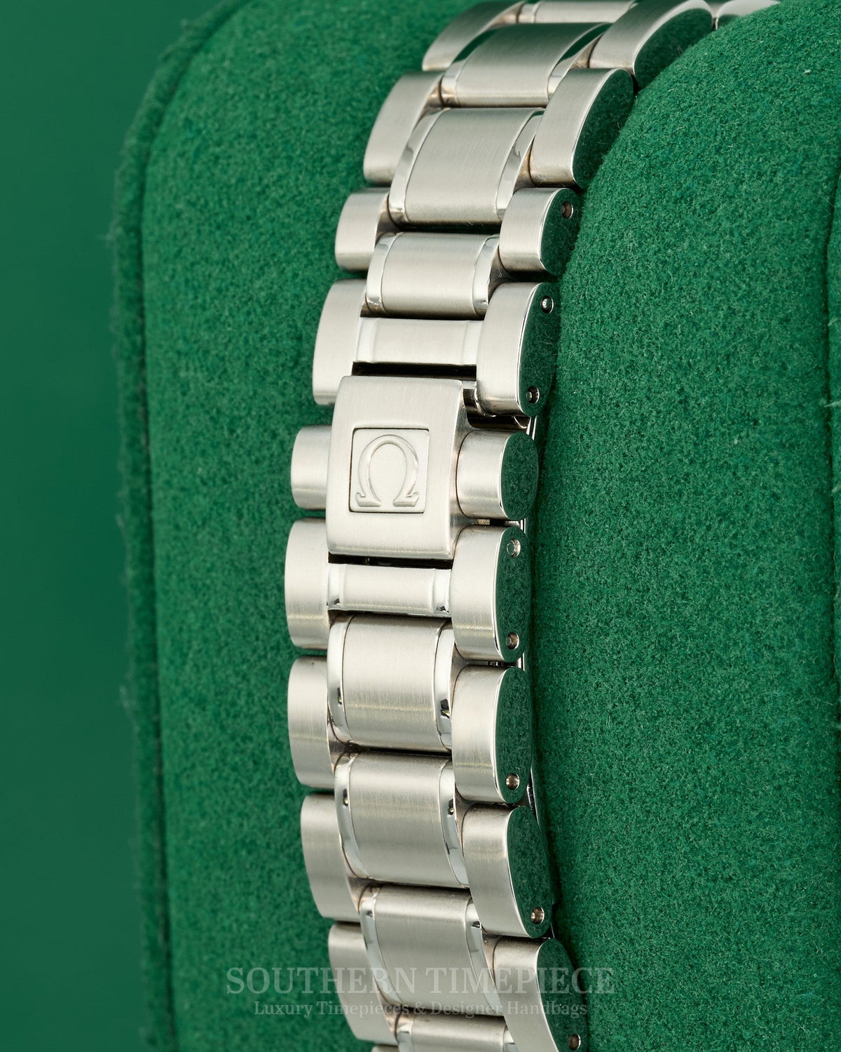 39mm Omega Speedmaster Triple Date Chronograph with Silver Dial in Stainless Steel (Ref: 3523.30)(Year: ~1999-2007)