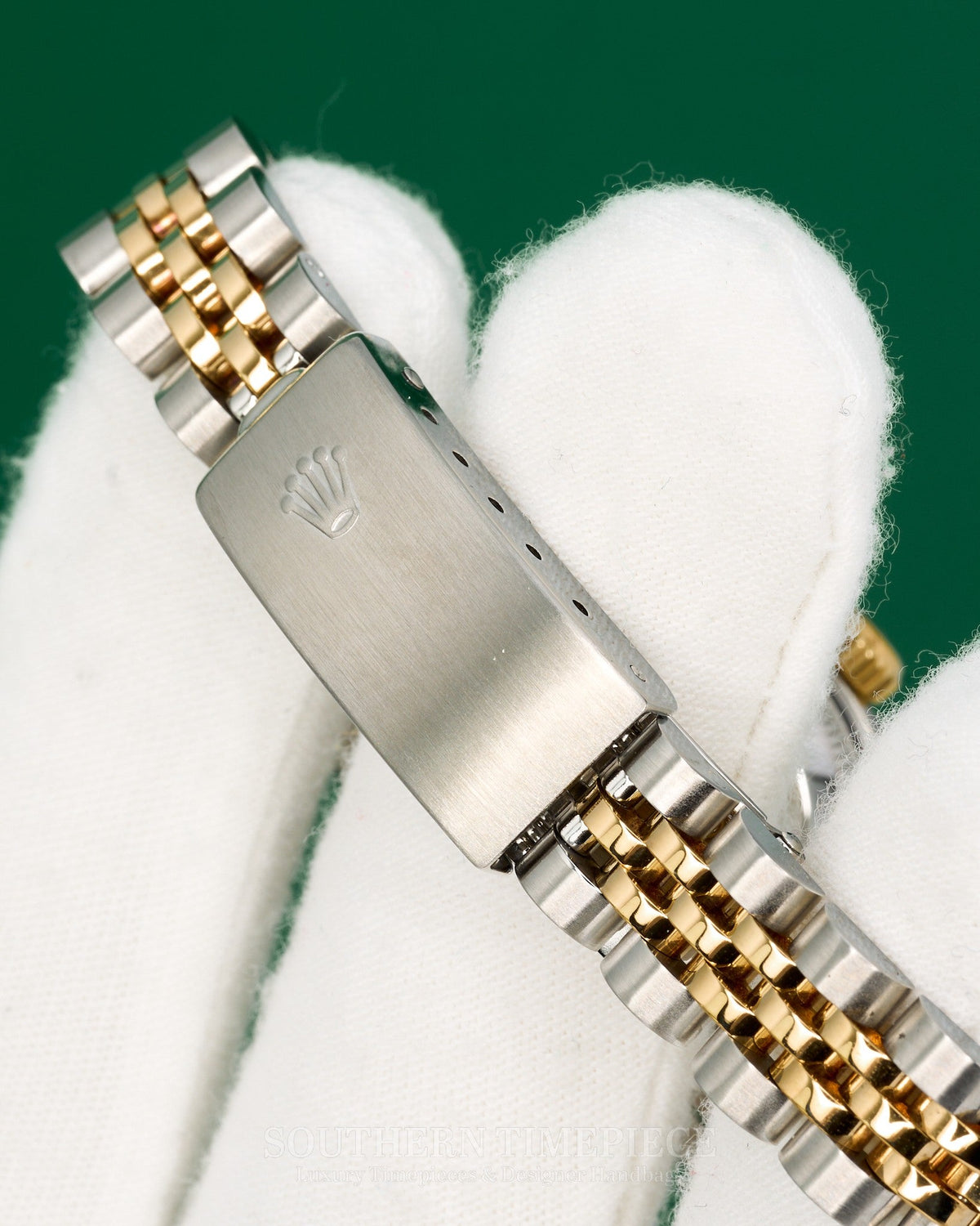 26mm Rolex Datejust with White Roman Numeral Dial in 18kt Yellow Gold and Stainless on Jubilee (Ref: 69173)(Year: 1991)