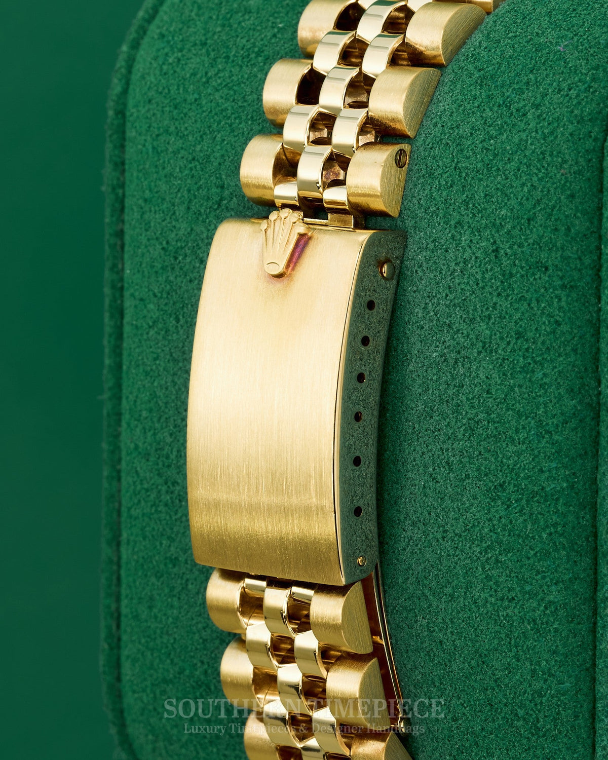 34mm Rolex Date in Solid 14kt Yellow Gold with Champagne Stick Dial and Fluted Bezel on Jubilee (Ref: 15037)(Year: 1987)(Box & Papers)
