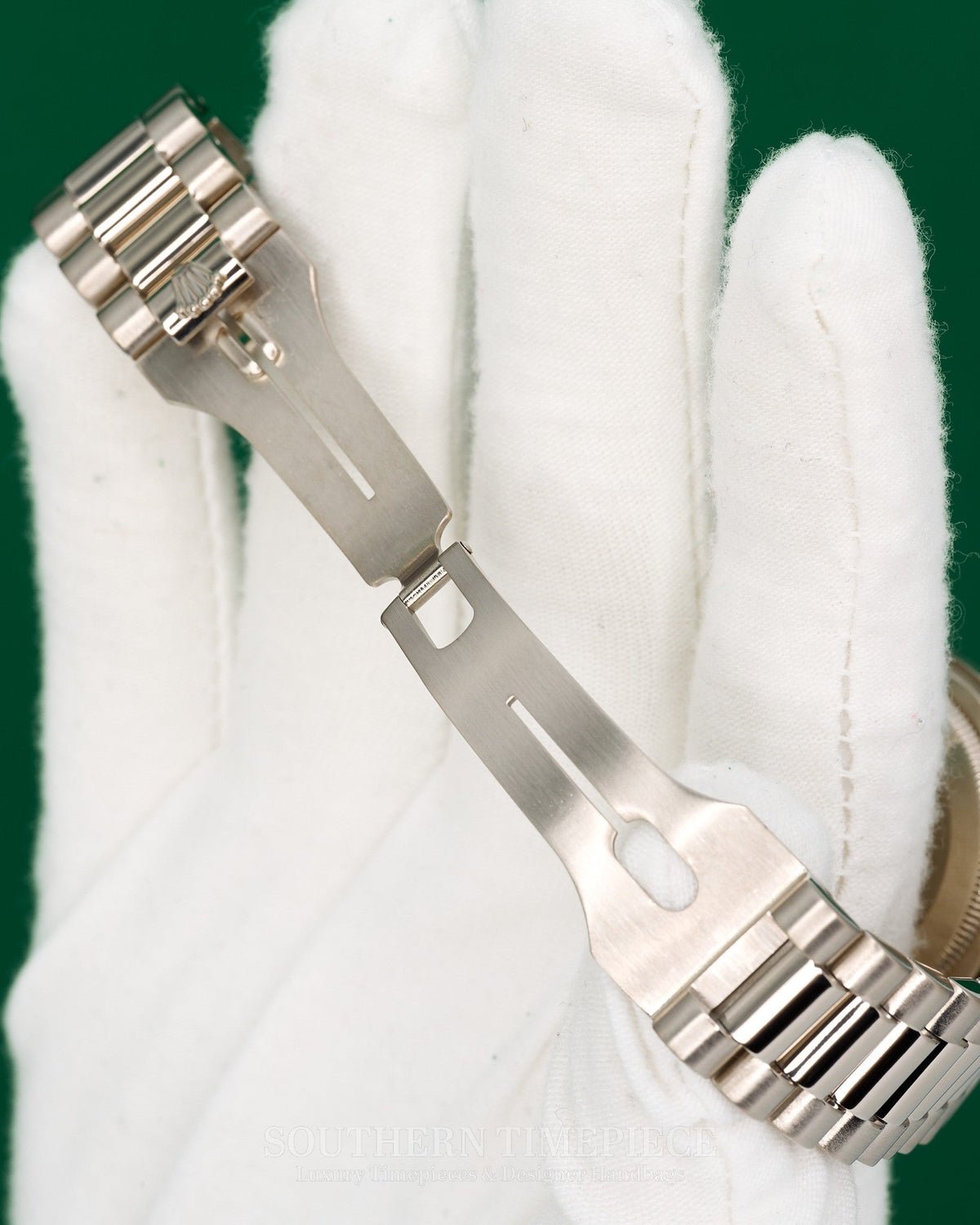 36mm Rolex Day-Date "President" in Solid 18kt White Gold w/ Custom Mother of Pearl Roman Dial (Ref: 118209)(Year: 2000)