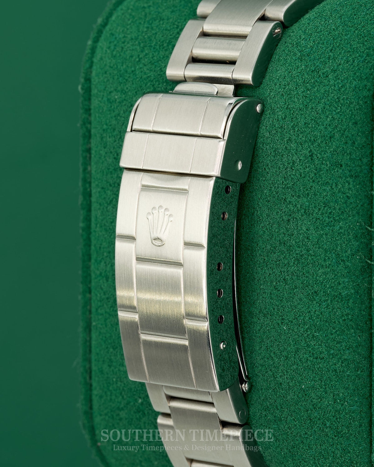 40mm Rolex Submariner No Date with Black Dial and Bezel in Stainless Steel on Oyster (Ref: 14060)(Year: 2005)