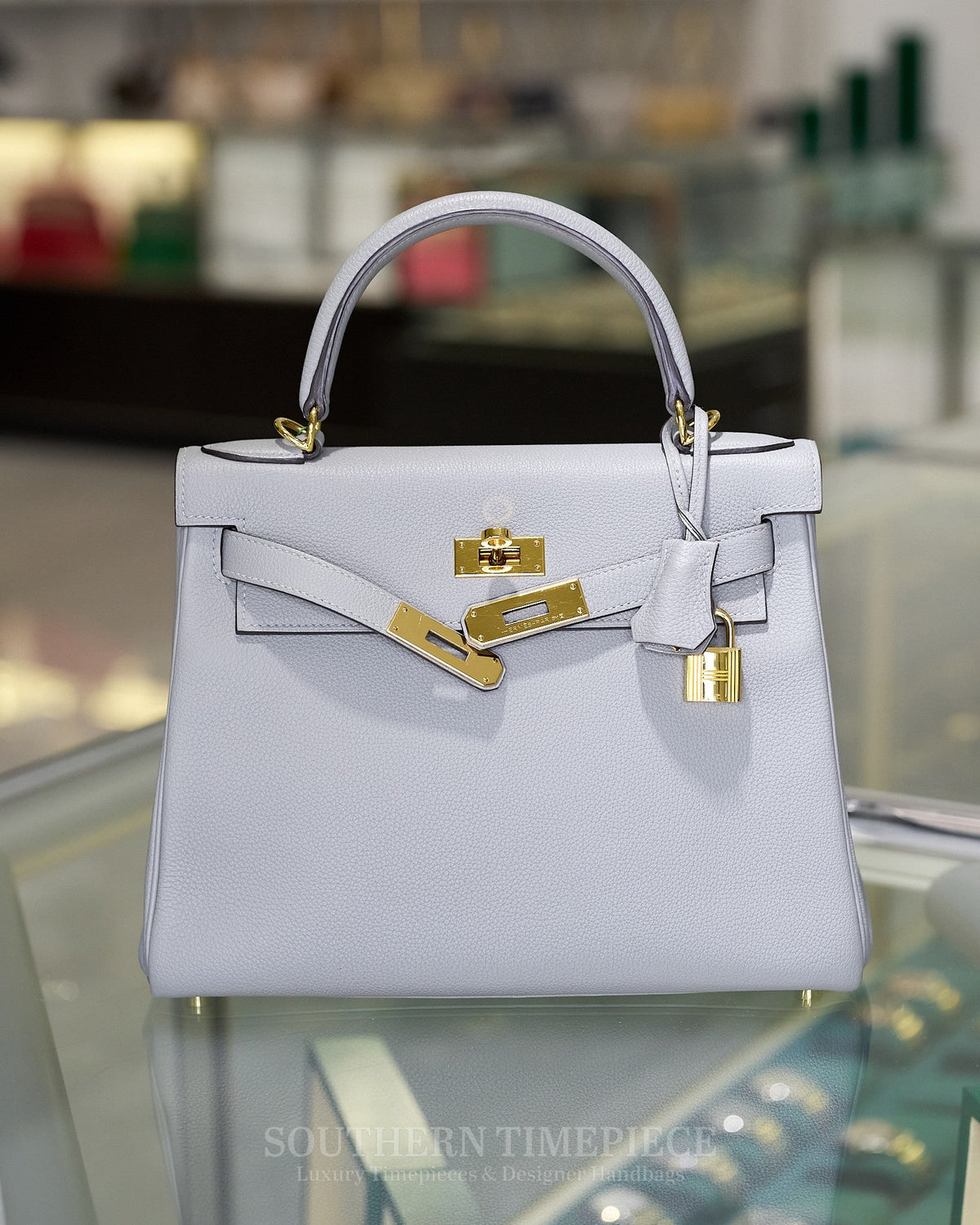 Hermès Kelly Retourne 28 - Gris Mouette Togo Leather & Gold Hardware (2016)