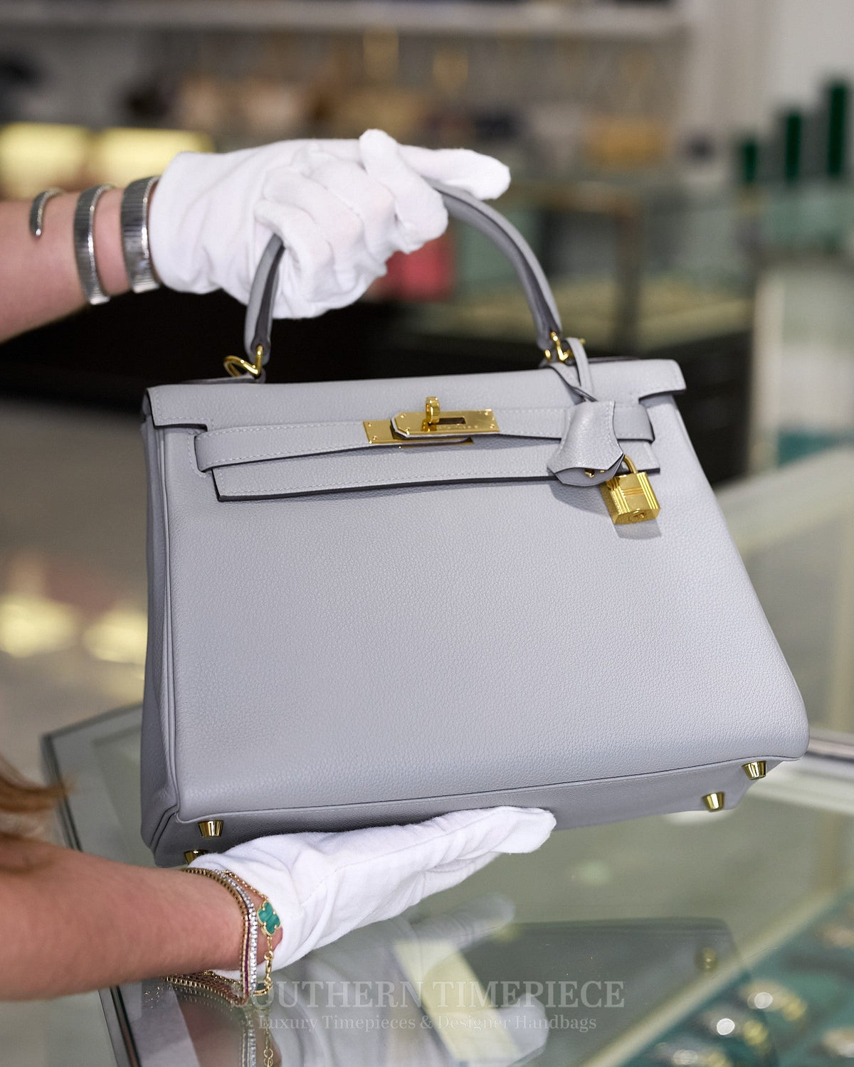Hermès Kelly Retourne 28 - Gris Mouette Togo Leather & Gold Hardware (2016)
