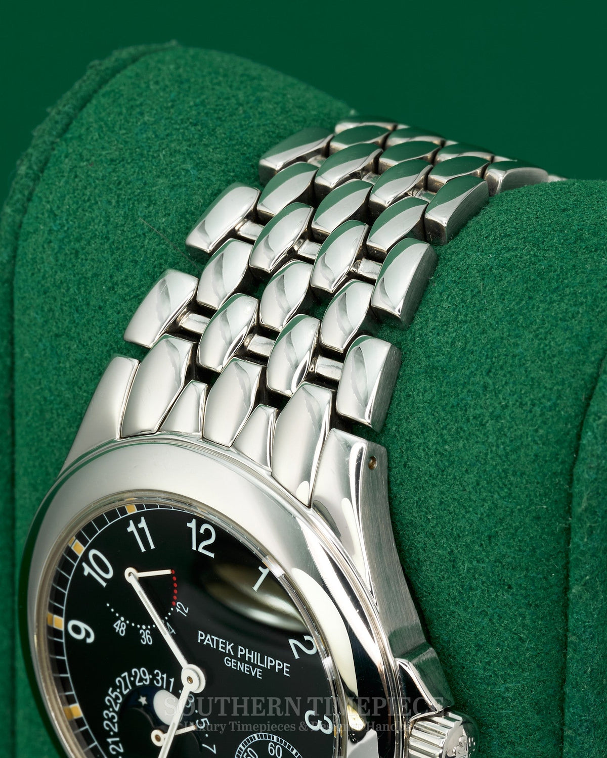 37mm Patek Philippe Neptune Moonphase with Black Dial in Stainless Steel (Ref: 5085/1A)Year: 2005)(Box & Booklets)