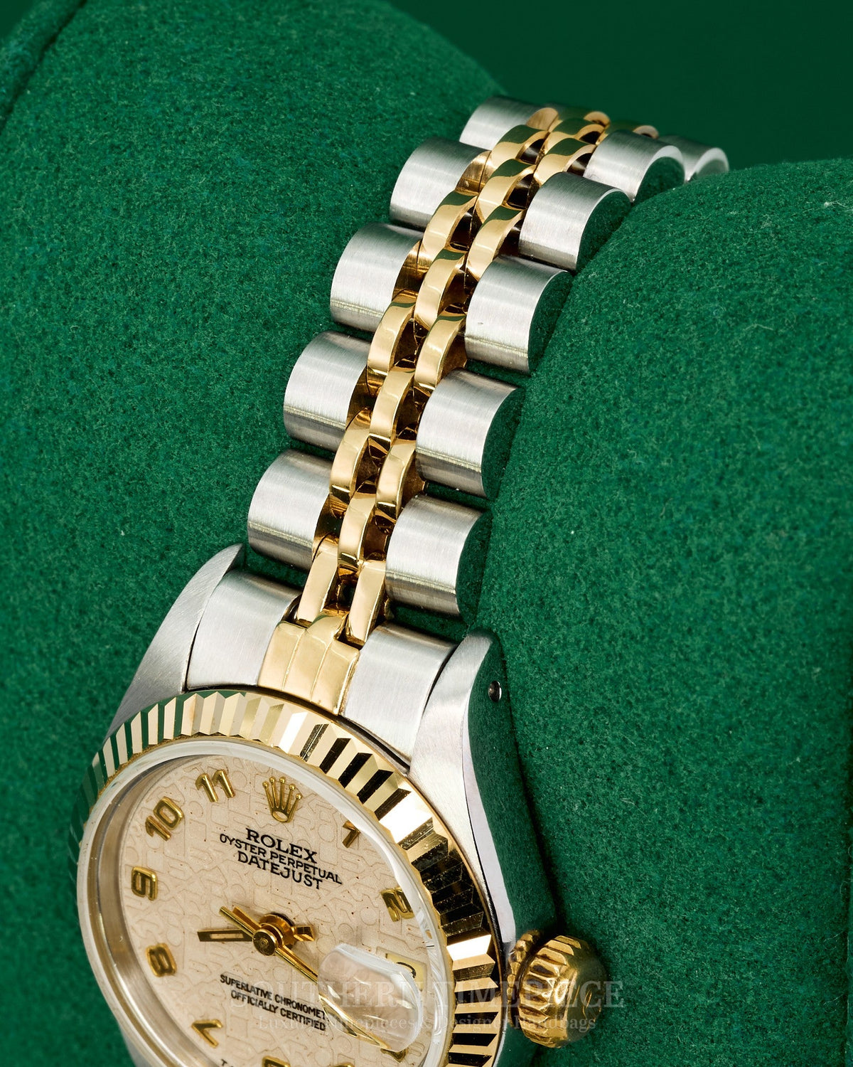 26mm Rolex Datejust with a Cream Anniversary Arabic Dial in 18kt Yellow Gold & Stainless on Jubilee (Ref: 69173)(Year: 1984)