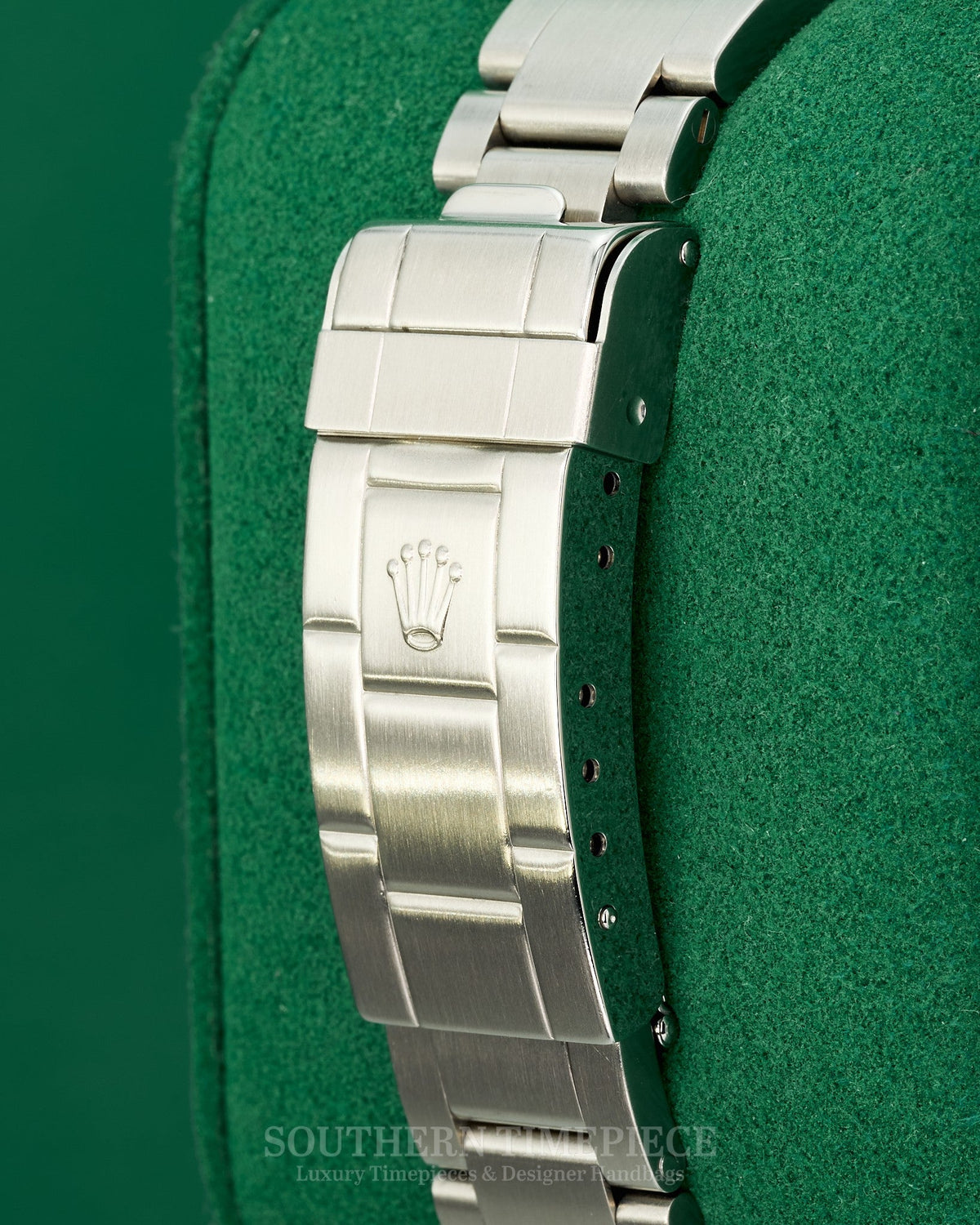40mm Rolex Submariner Date with Black Dial and Bezel in Stainless Steel on Oyster (Ref: 16610)(Year: 2007)