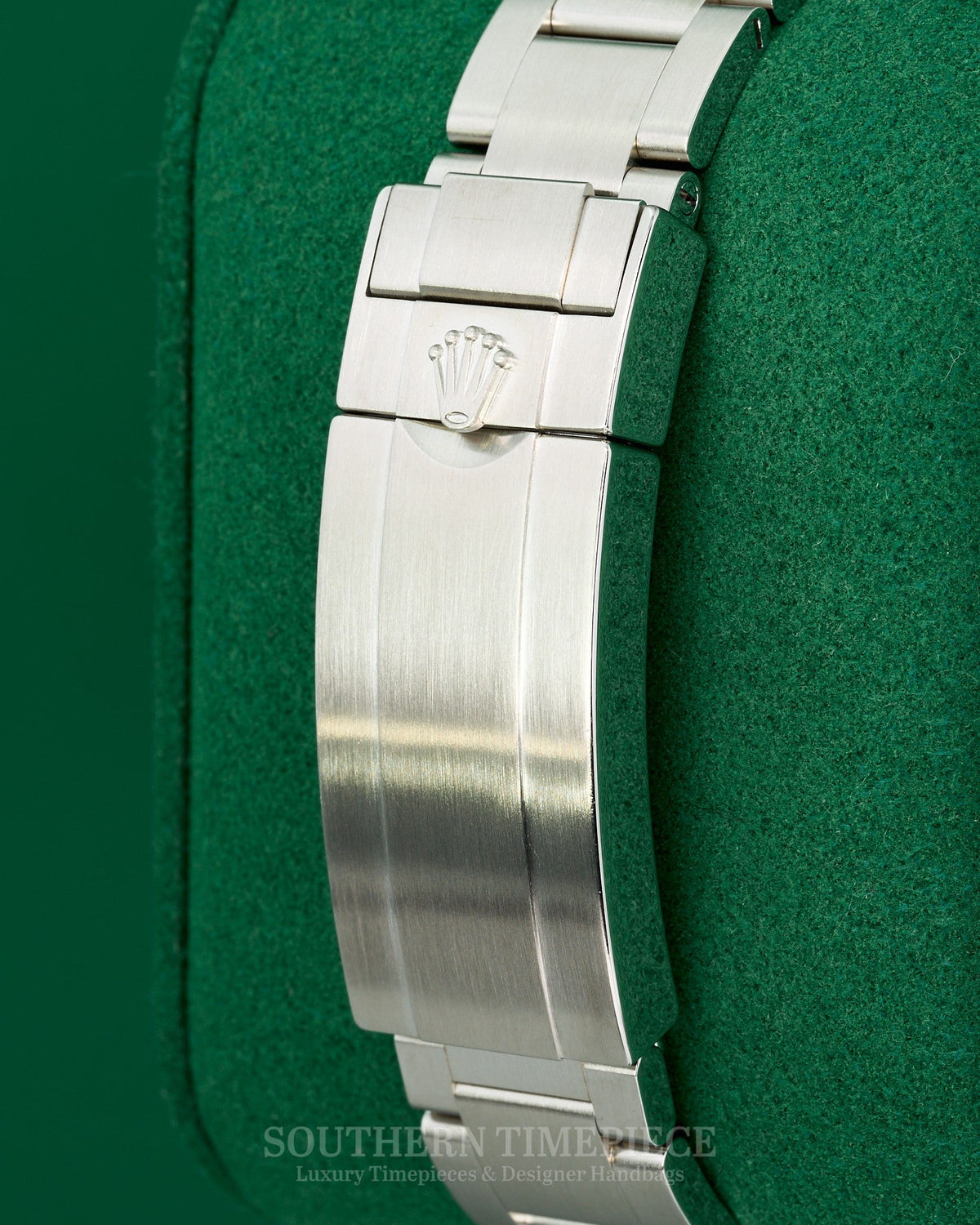 40mm Rolex Submariner Date in Stainless Steel on Oyster (Ref: 116610LN)(Year: 2015)(Box & Papers)