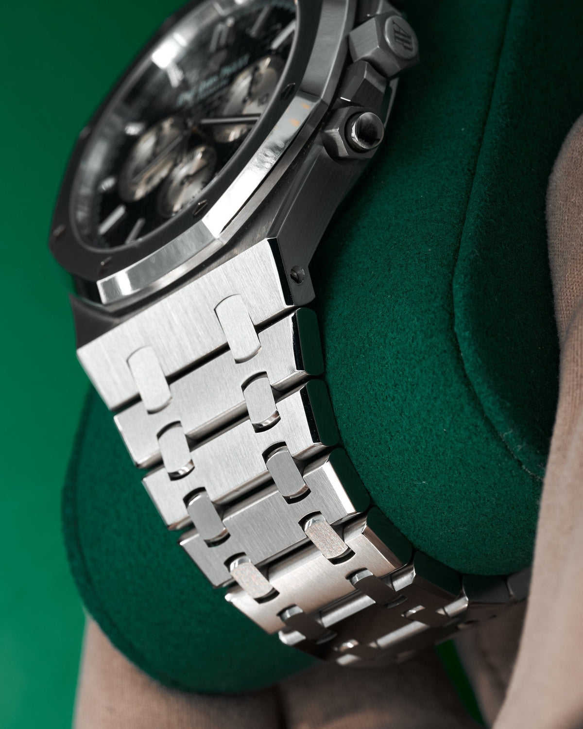 41mm Audemars Piguet Royal Oak Chrono " Reverse Panda" in Stainless Steel with Black Dial (Ref: 26331ST)(Year: 2020)(Box & Papers)