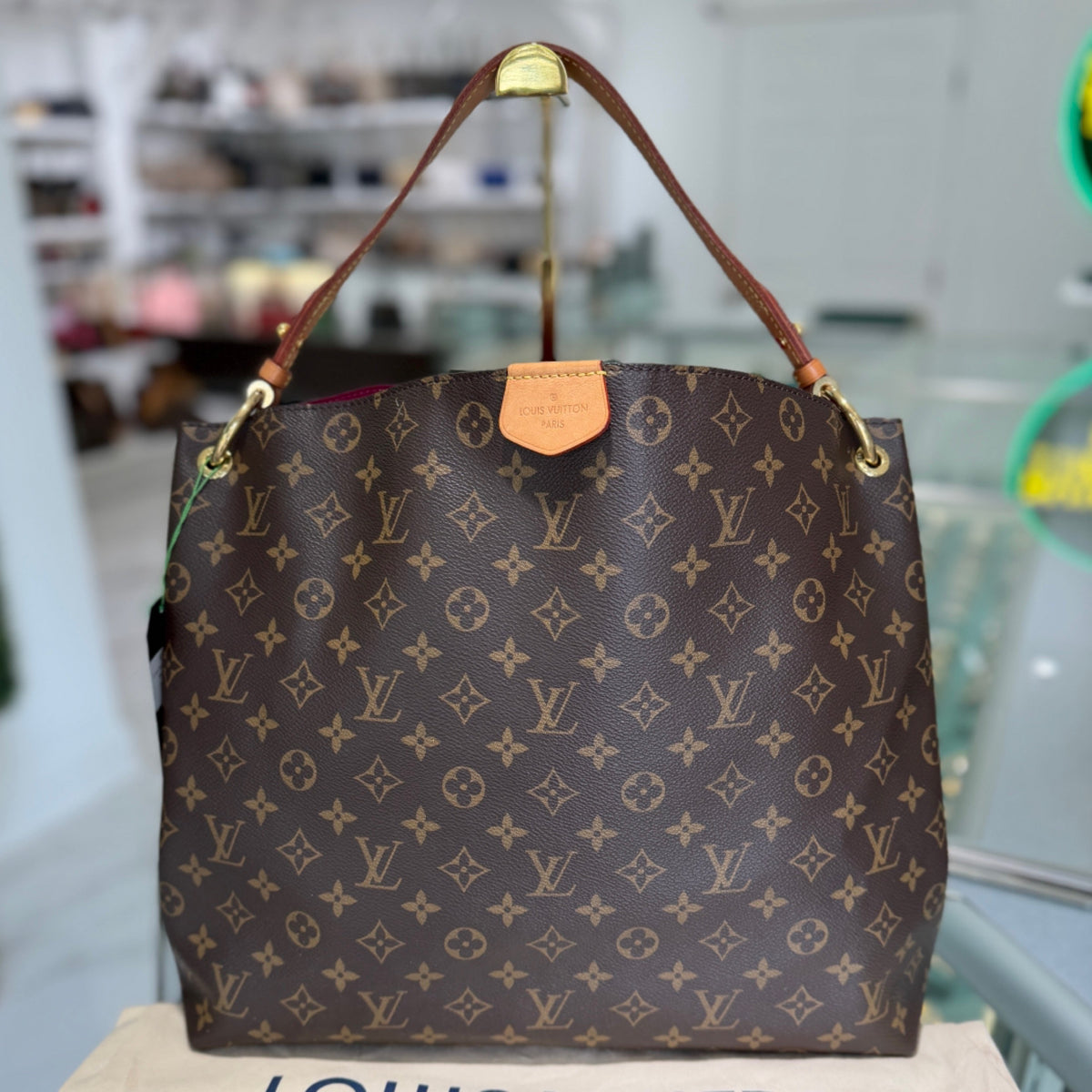 Louis Vuitton Graceful MM - Monogram Canvas