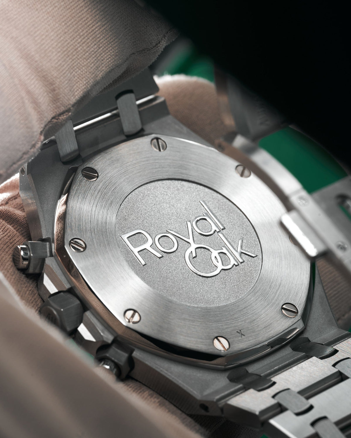 41mm Audemars Piguet Royal Oak Chrono " Reverse Panda" in Stainless Steel with Black Dial (Ref: 26331ST)(Year: 2020)(Box & Papers)