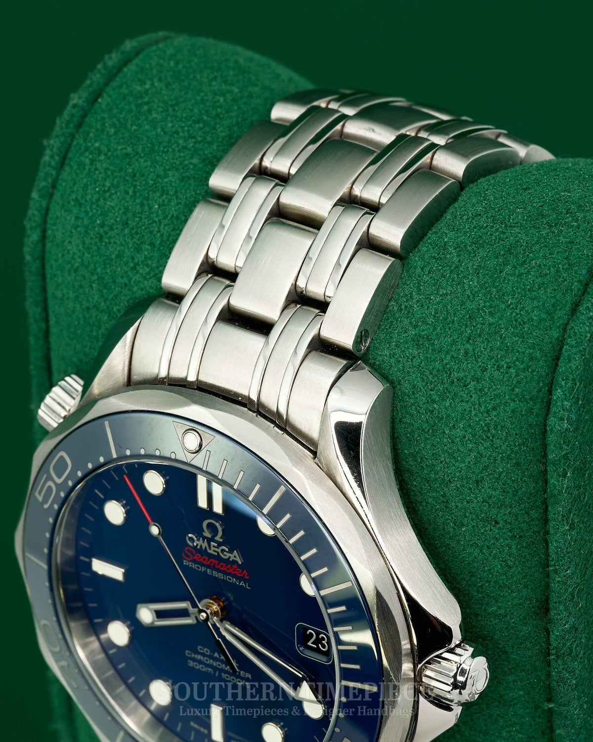 41mm Omega Seamaster Diver with Blue Dial and Bezel in Stainless Steel on Bracelet (Ref: 21230412003001)(Year: ~2012-18)(Box & Papers)