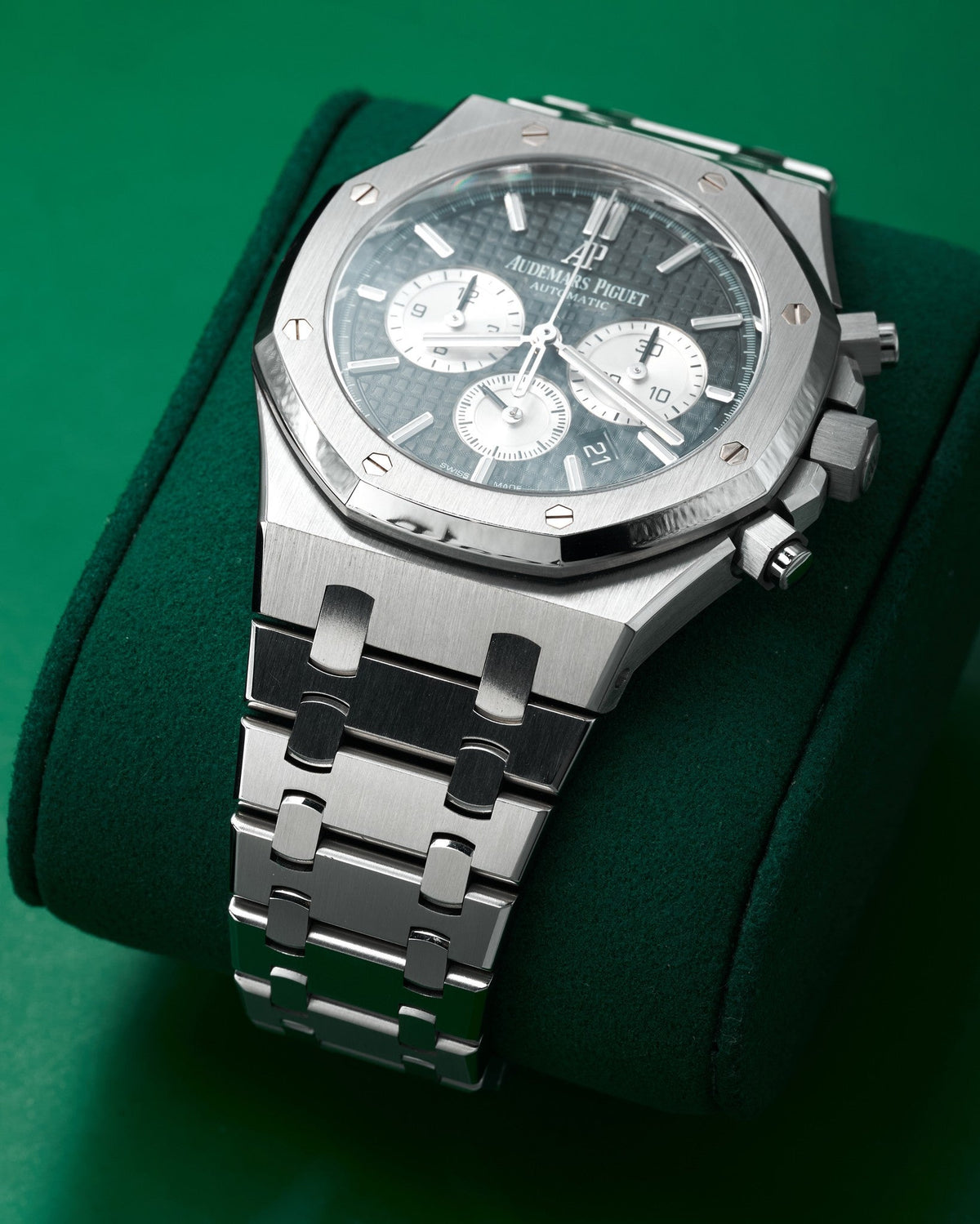 41mm Audemars Piguet Royal Oak Chrono " Reverse Panda" in Stainless Steel with Black Dial (Ref: 26331ST)(Year: 2020)(Box & Papers)