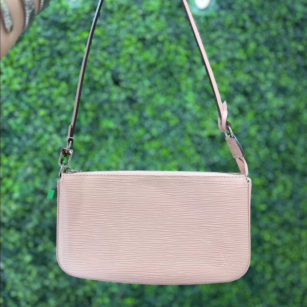 Louis Vuitton Pochette Accessoires NM - Magnolia Epi Leather