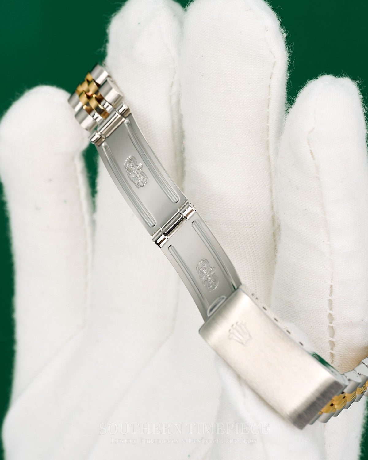 26mm Rolex Datejust with Factory Champagne Diamond Dial in 18kt Yellow Gold & Stainless on Jubilee (Ref: 69173)(Year: 1989)(SKU: B915137)