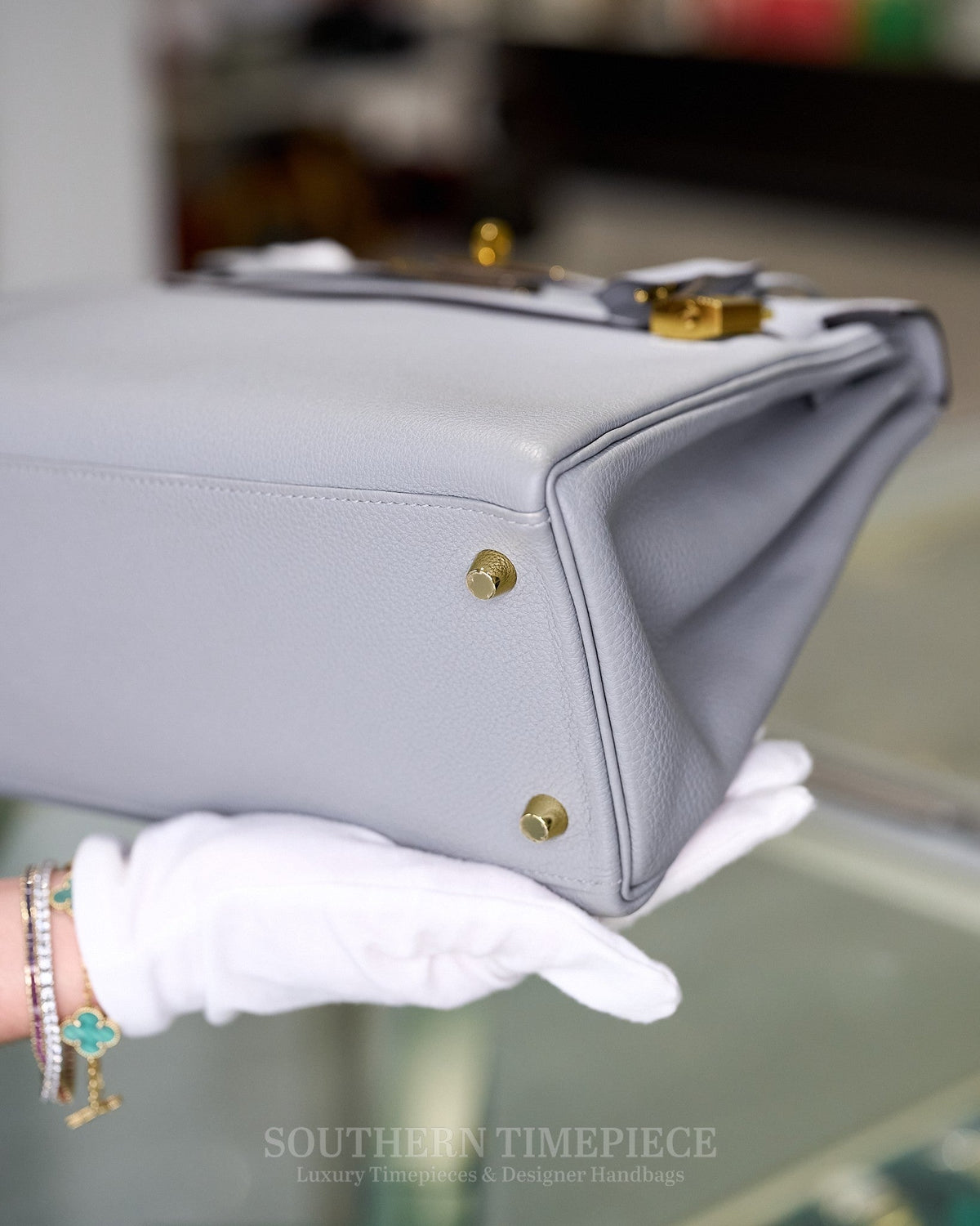 Hermès Kelly Retourne 28 - Gris Mouette Togo Leather & Gold Hardware (2016)