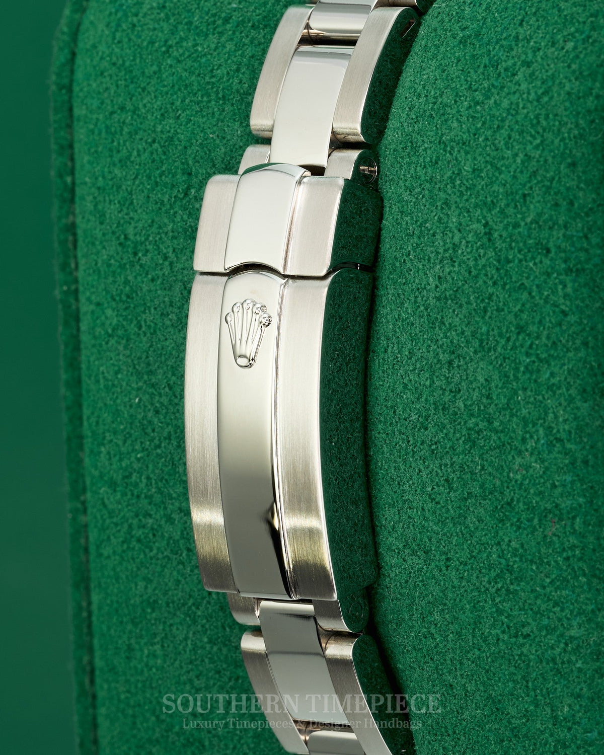 26mm Rolex Datejust with Silver Stick Dial in Stainless Steel on Oyster (Ref: 179160)(Year: 2016)(Box & Papers)
