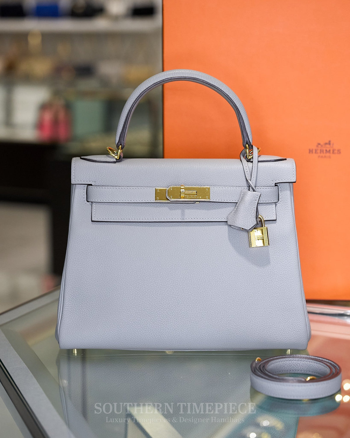 Hermès Kelly Retourne 28 - Gris Mouette Togo Leather & Gold Hardware (2016)