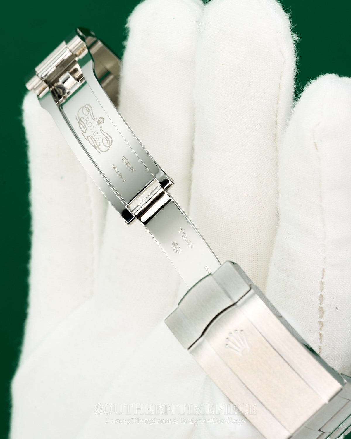 41mm Rolex Oyster Perpetual Green Dial in Stainless Steel on Oyster (Ref: 124300)(Year: 2022)(Box & Papers)