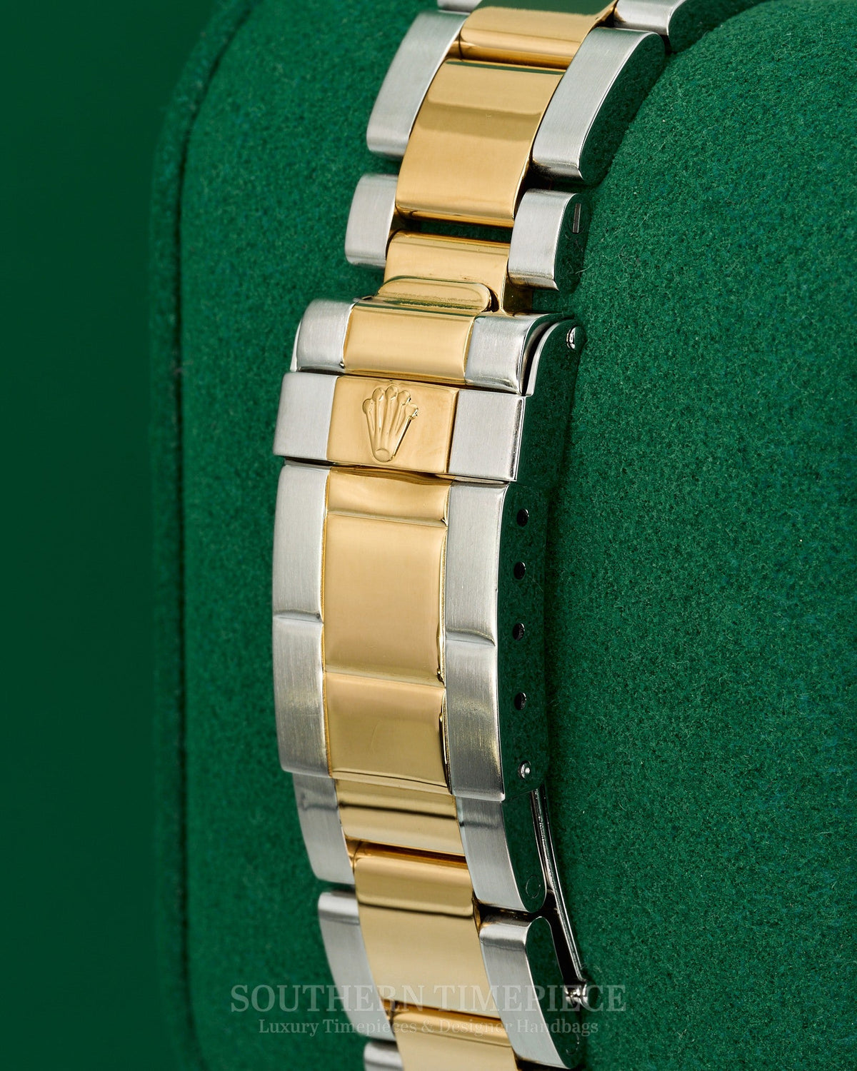 40mm Rolex Yacht-Master with a Factory Blue Dial in 18kt Yellow Gold and Stainless on Oyster (Ref: 16623)(Year: 2008)(Original Box)