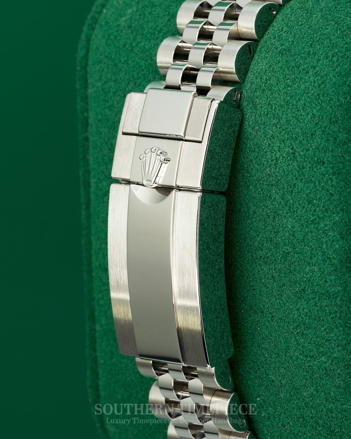 Brand New 2026 Rolex GMT-Master II "Pepsi" in Stainless Steel on Jubilee (Ref: 126710BLRO)(Year: 2026)(Box & Papers)