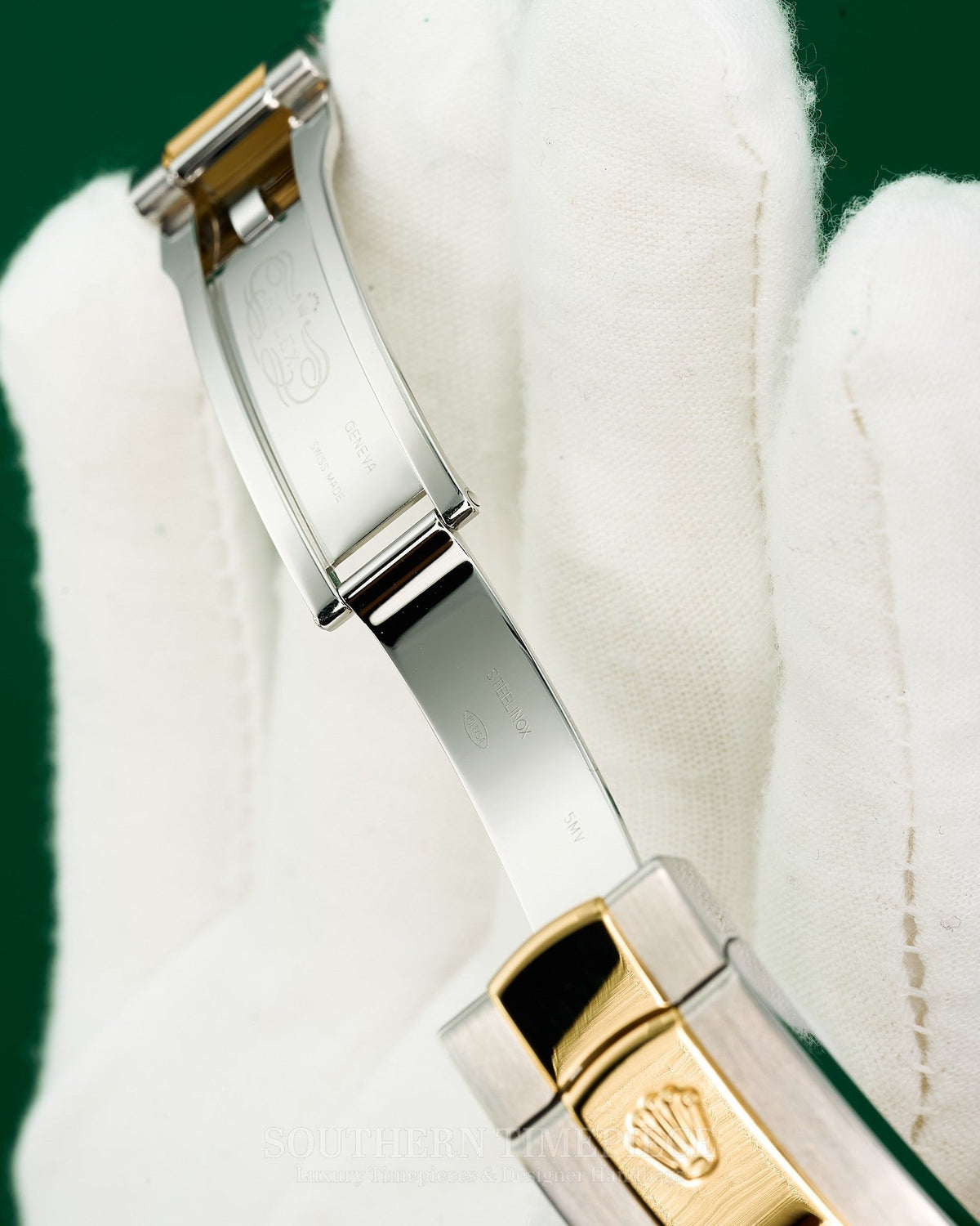 41mm Rolex Datejust in 18kt Yellow Gold and Stainless with Champagne Stick Dial on Oyster (Ref: 116333)(Year: 2011)(Box & Papers)