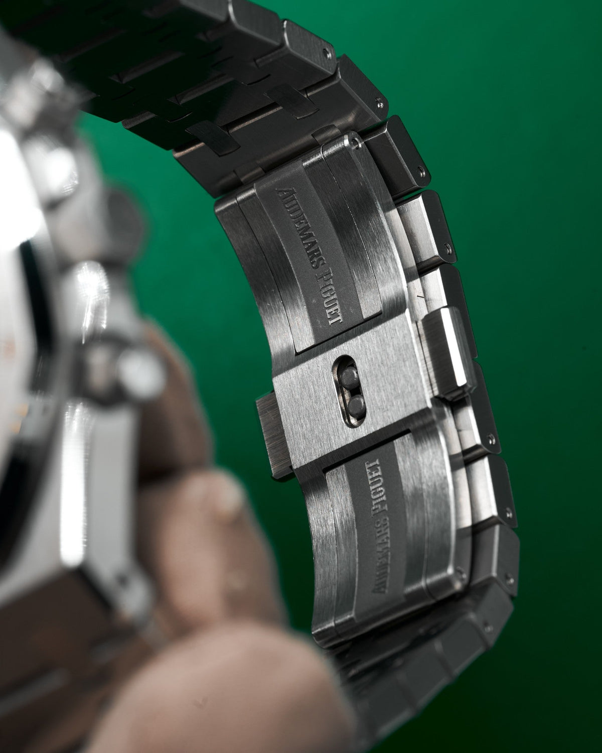 41mm Audemars Piguet Royal Oak Chrono " Reverse Panda" in Stainless Steel with Black Dial (Ref: 26331ST)(Year: 2020)(Box & Papers)