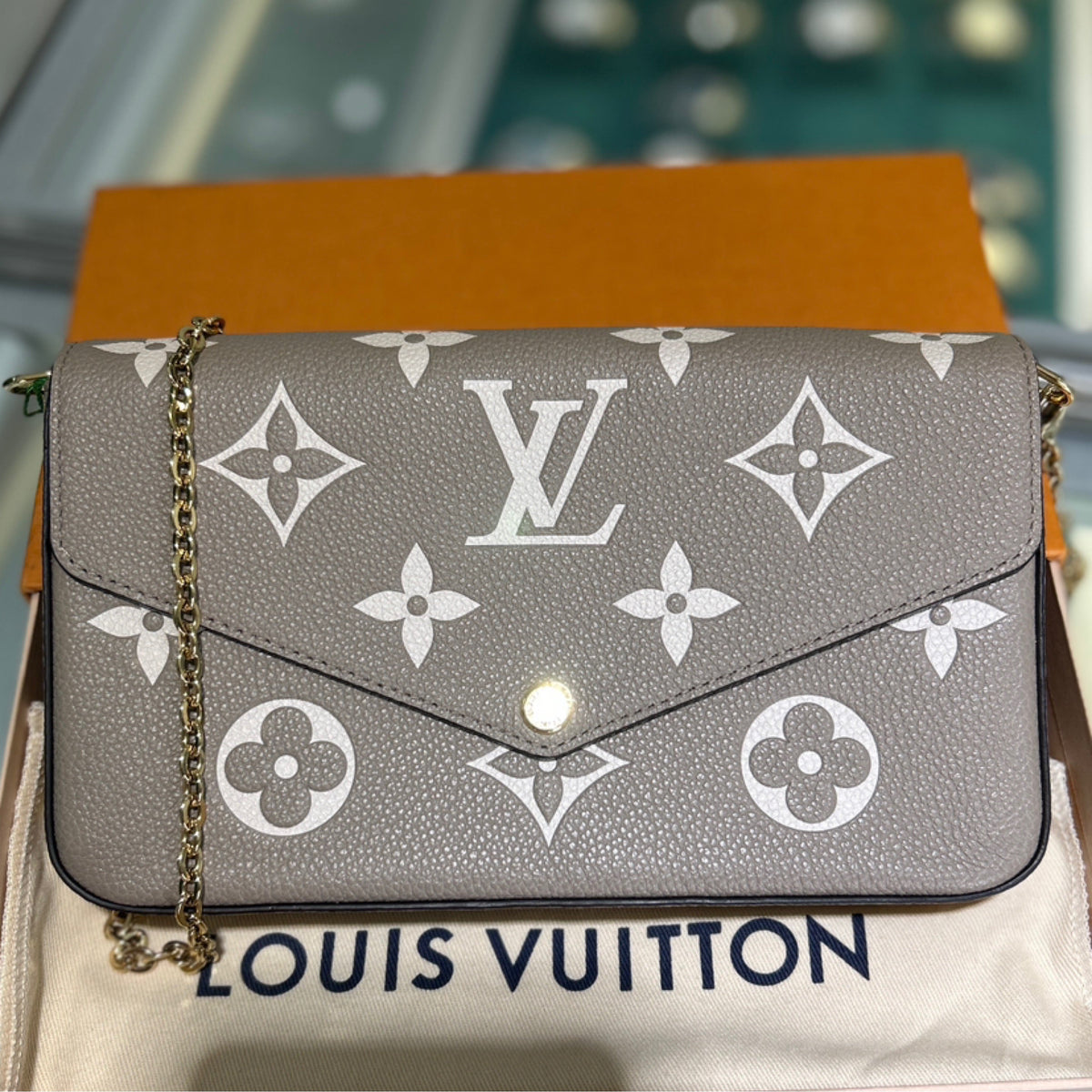 Louis Vuitton Pochette Felicie - Tourterelle Gray & Cream Monogram Empreinte Leather