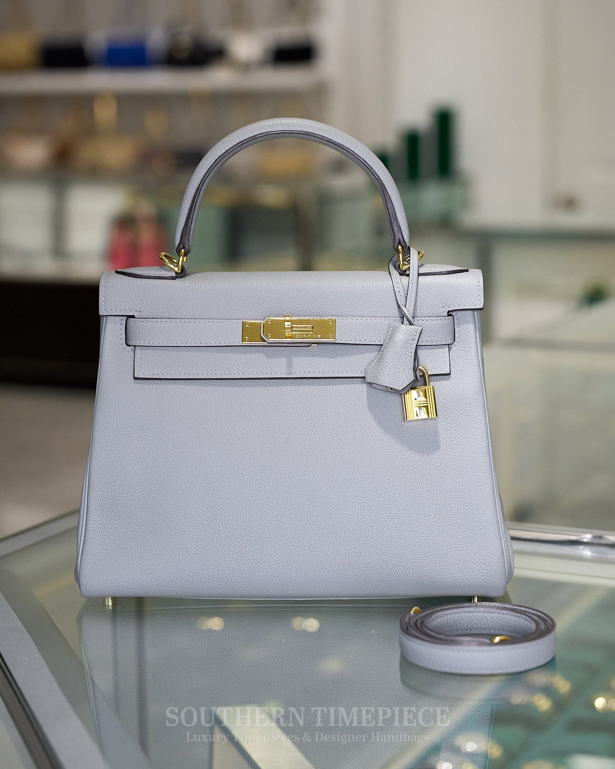 Hermès Kelly Retourne 28 - Gris Mouette Togo Leather & Gold Hardware (2016)