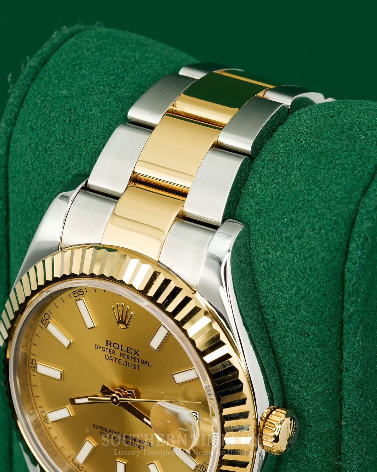 41mm Rolex Datejust in 18kt Yellow Gold and Stainless with Champagne Stick Dial on Oyster (Ref: 116333)(Year: 2011)(Box & Papers)