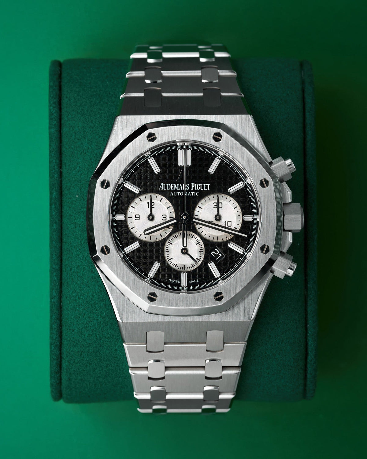 41mm Audemars Piguet Royal Oak Chrono " Reverse Panda" in Stainless Steel with Black Dial (Ref: 26331ST)(Year: 2020)(Box & Papers)