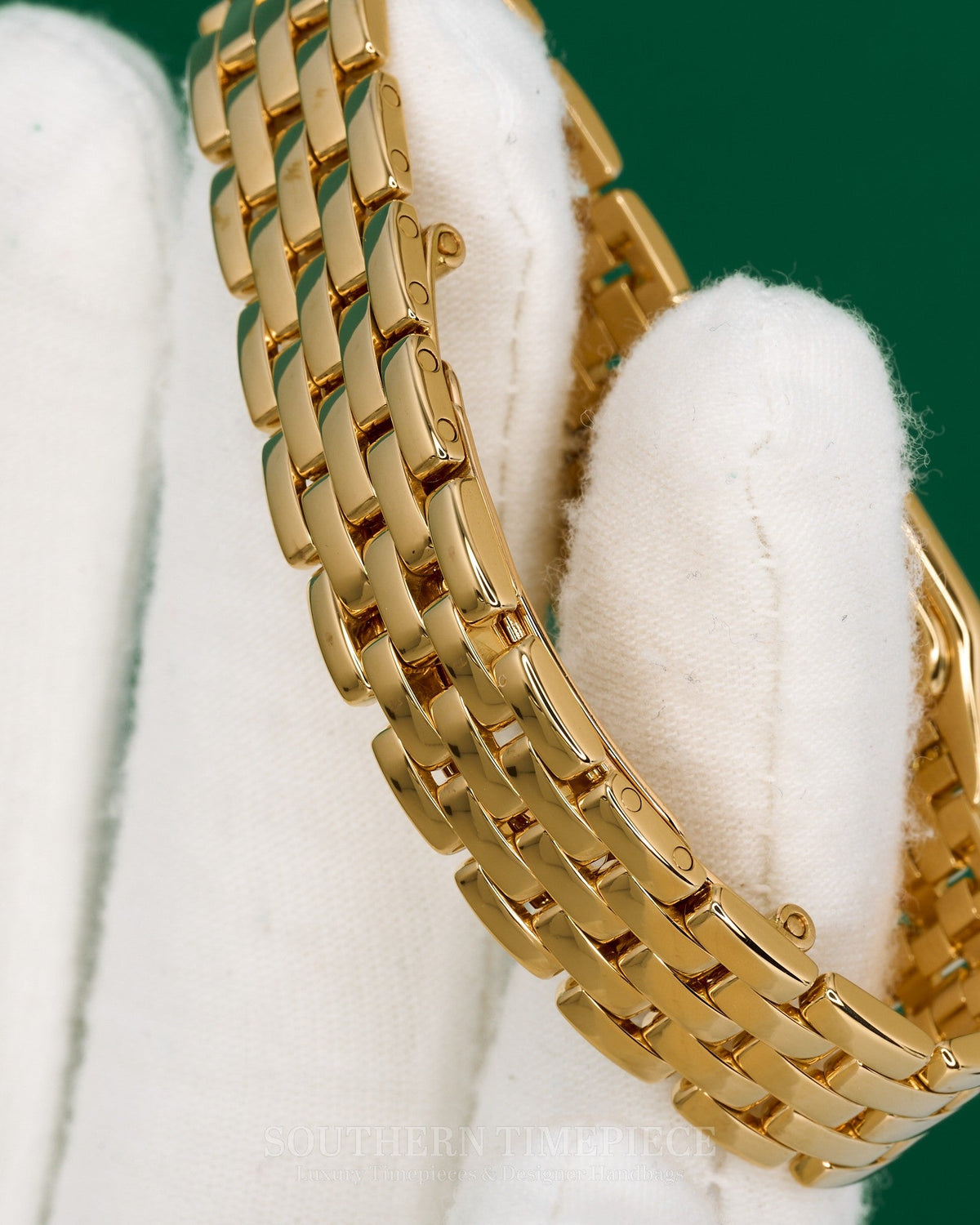 22mm Cartier Panthere Small Model in Solid 18kt Yellow Gold (Ref: W25022B9)(Year: 2003)(Box & Papers)