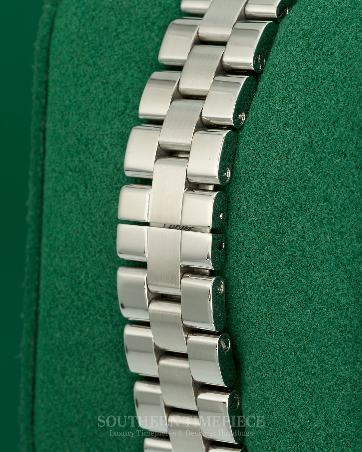 32mm Cartier Roadster with Pink Roman Dial in Stainless Steel with Custom Diamonds (Ref: W62017V3)(Year: 2000's-2010's)