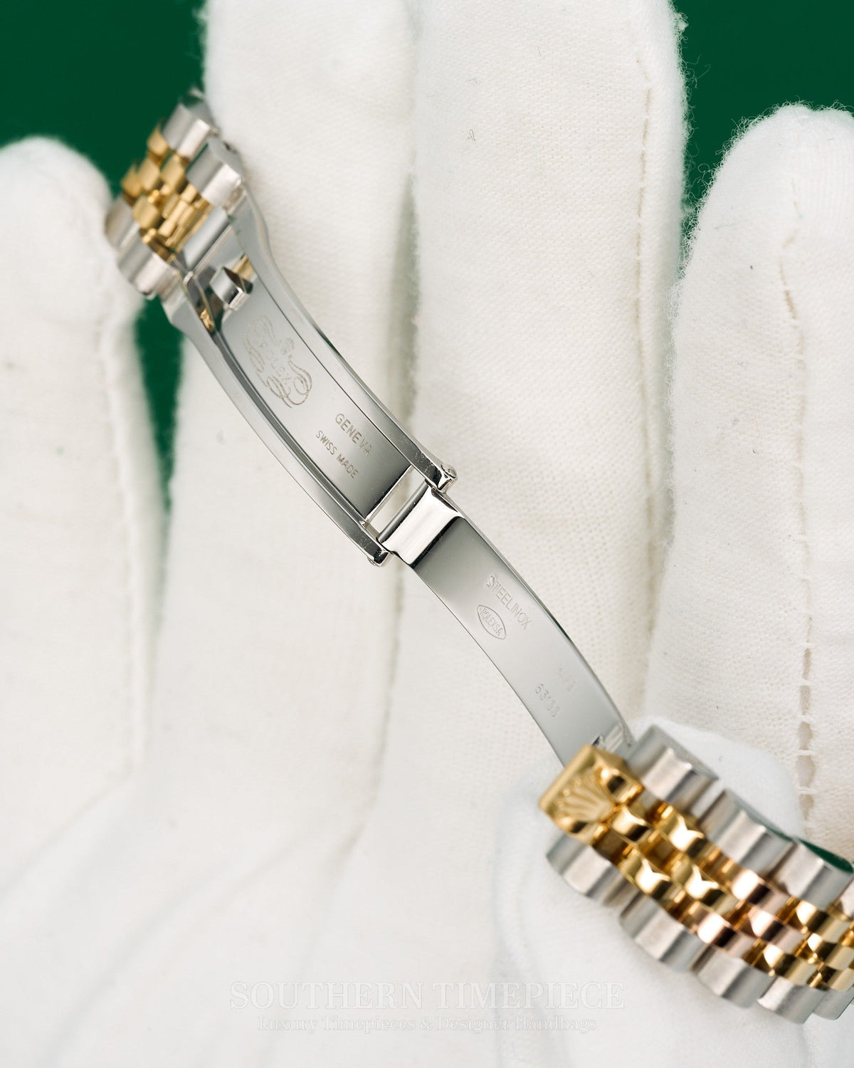 26mm Rolex Datejust with Champagne Roman Dial in 18kt Yellow Gold and Stainless on Jubilee (Ref: 179173)(Year: 2008)