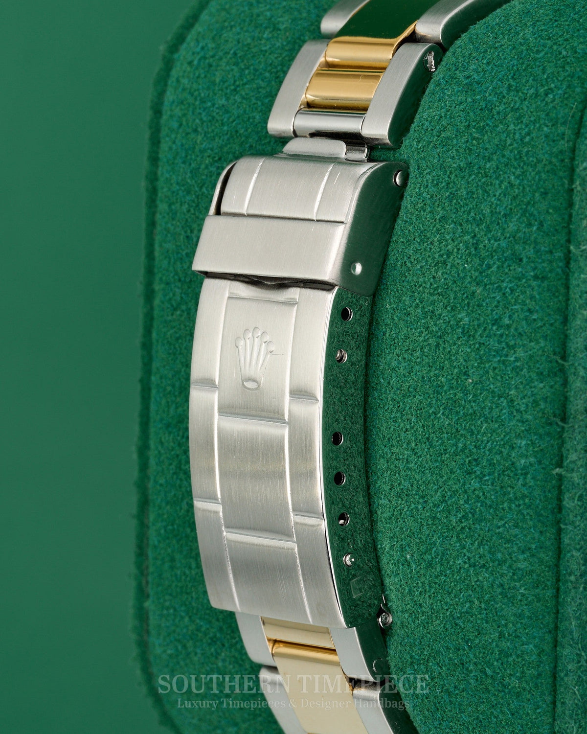 40mm Rolex Submariner with Black Dial and Bezel in 18kt Yellow Gold and Stainless on Oyster (Ref: 16803)(Year: 1985)