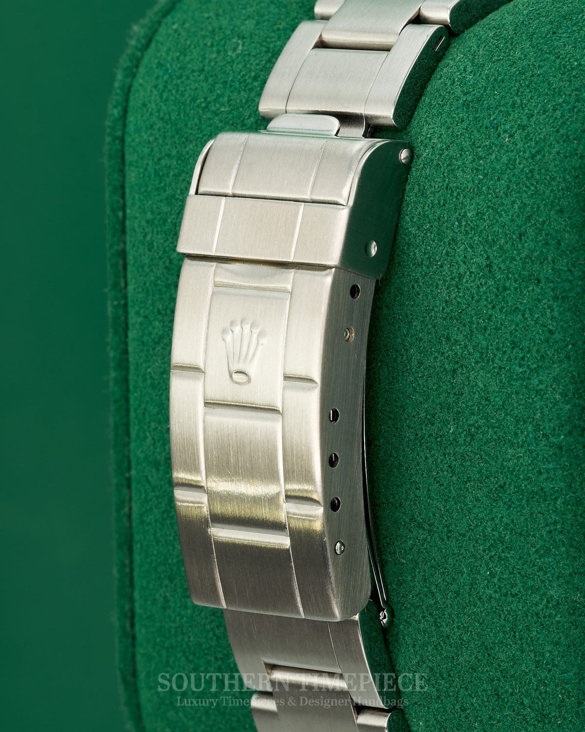 40mm Rolex Sea-Dweller with Black Dial and Bezel in Stainless Steel on Oyster (Ref: 16600)(Year: 1993)