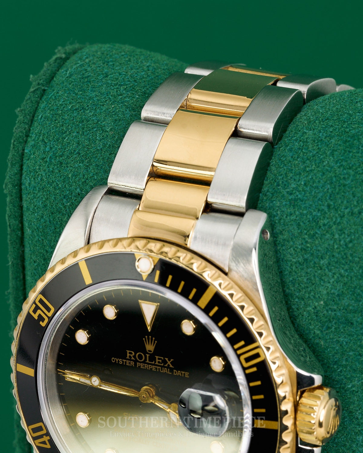 40mm Rolex Submariner with Black Dial and Bezel in 18kt Yellow Gold and Stainless on Oyster (Ref: 16803)(Year: 1985)