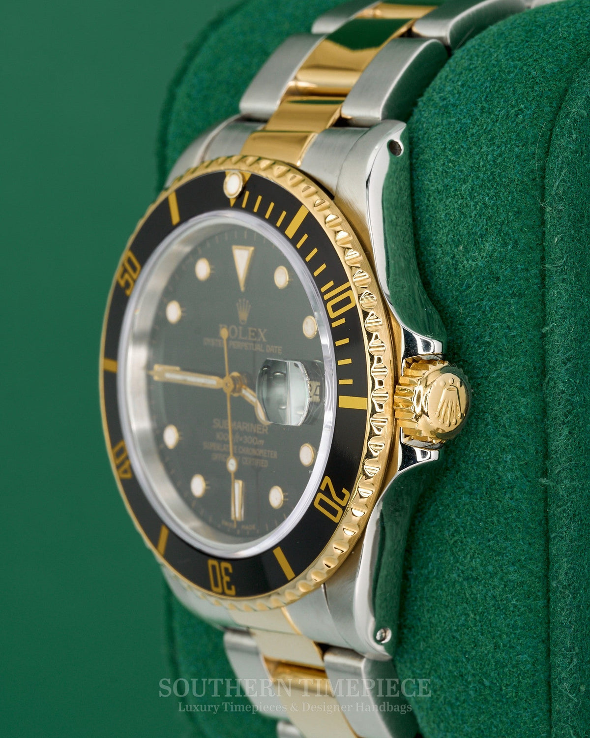 40mm Rolex Submariner with Black Dial and Bezel in 18kt Yellow Gold and Stainless on Oyster (Ref: 16803)(Year: 1985)