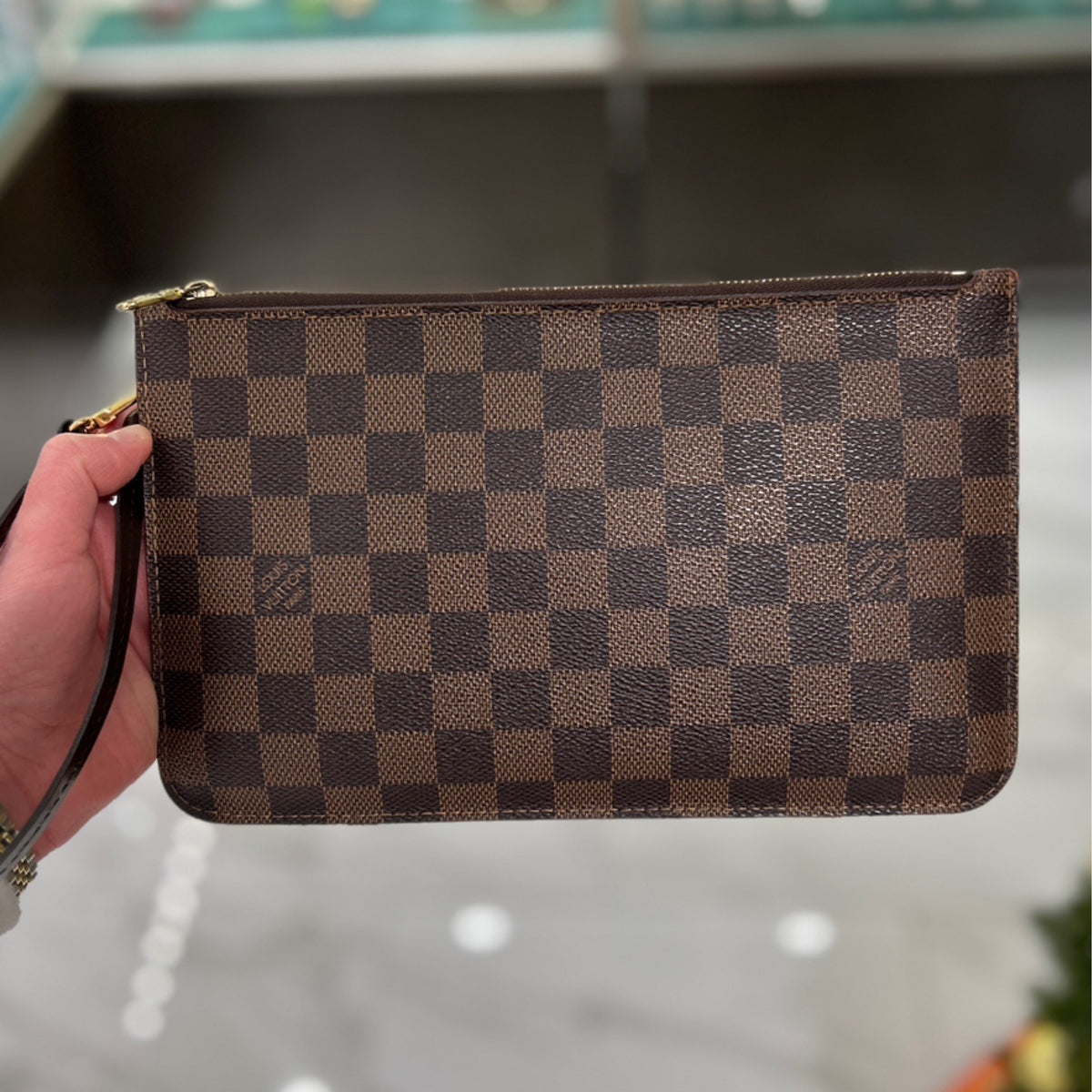 Louis Vuitton Pochette Wristlet - Damier Ebene Canvas (F413891)