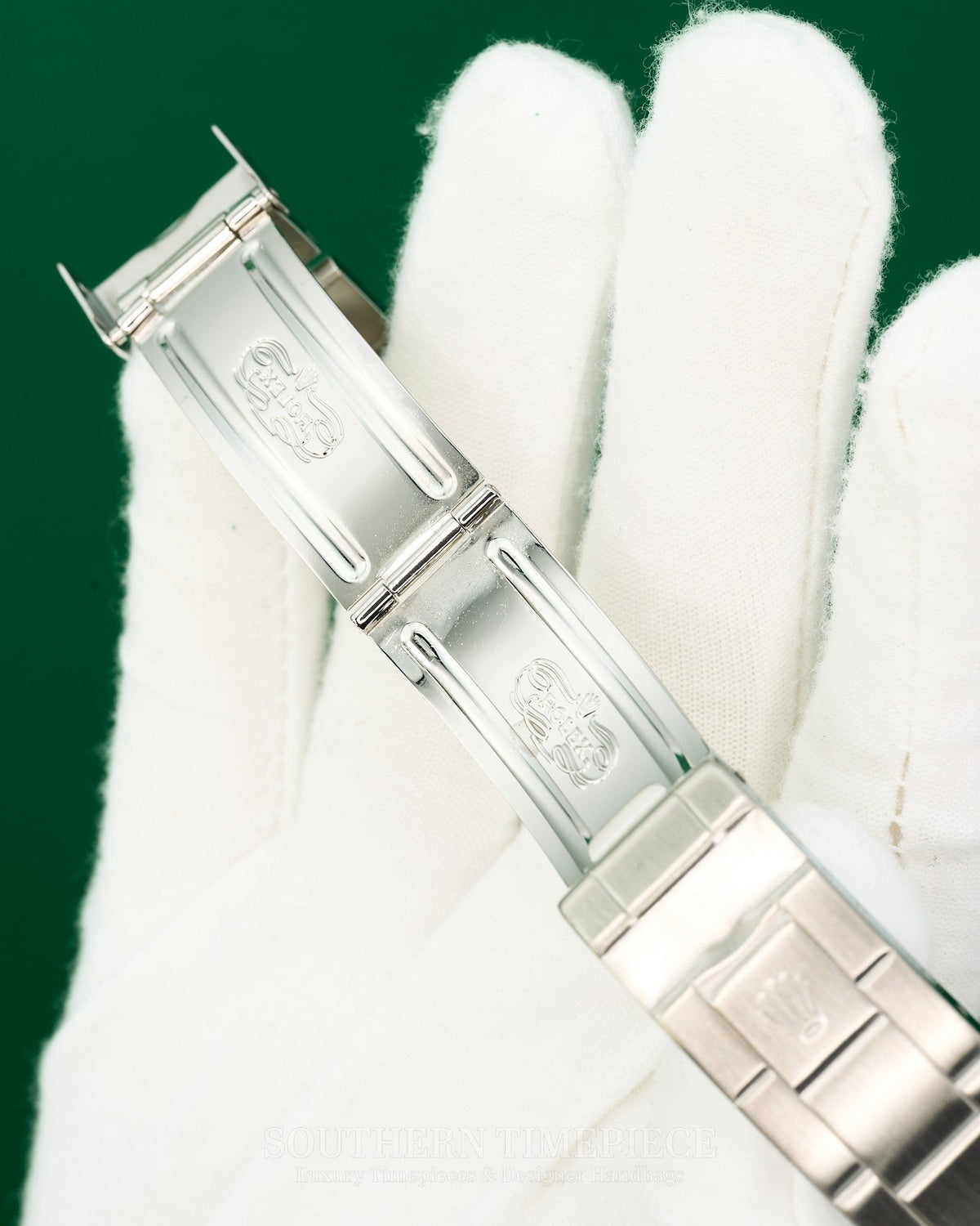 40mm Rolex Submariner No Date with Black Dial and Bezel in Stainless Steel on Oyster (Ref: 14060)(Year: 1991)