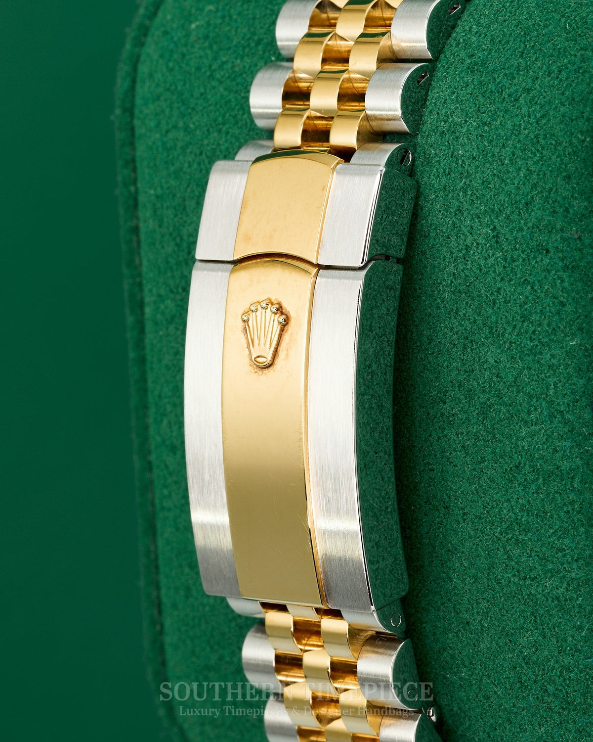 42mm Rolex Sky-Dweller with Black Dial in 18kt Yellow Gold and Stainless on Jubilee (Ref: 326933)(Year: 2022)(Box & Papers)