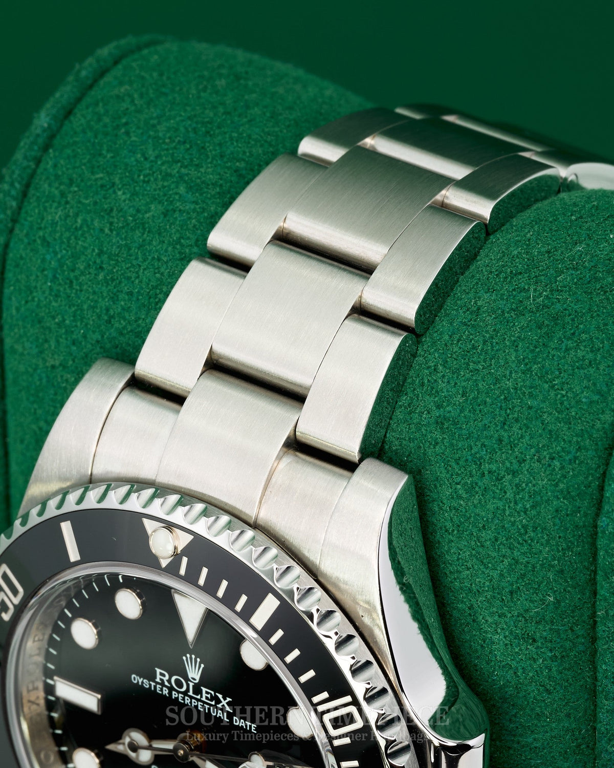 40mm Rolex Submariner Date in Stainless Steel on Oyster (Ref: 116610LN)(Year: 2015)(Box & Papers)