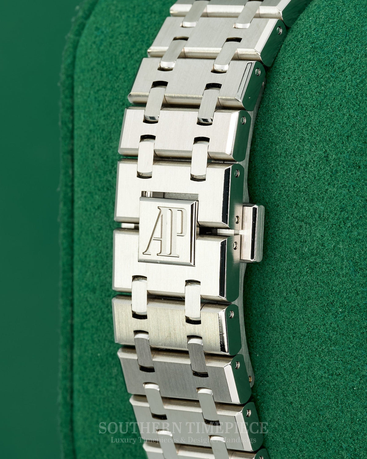 41mm MINT Audemars Piguet Royal Oak "Panda" in Stainless Steel with White Dial (Ref: 26331ST)(Year: 2021)(Box & Papers)
