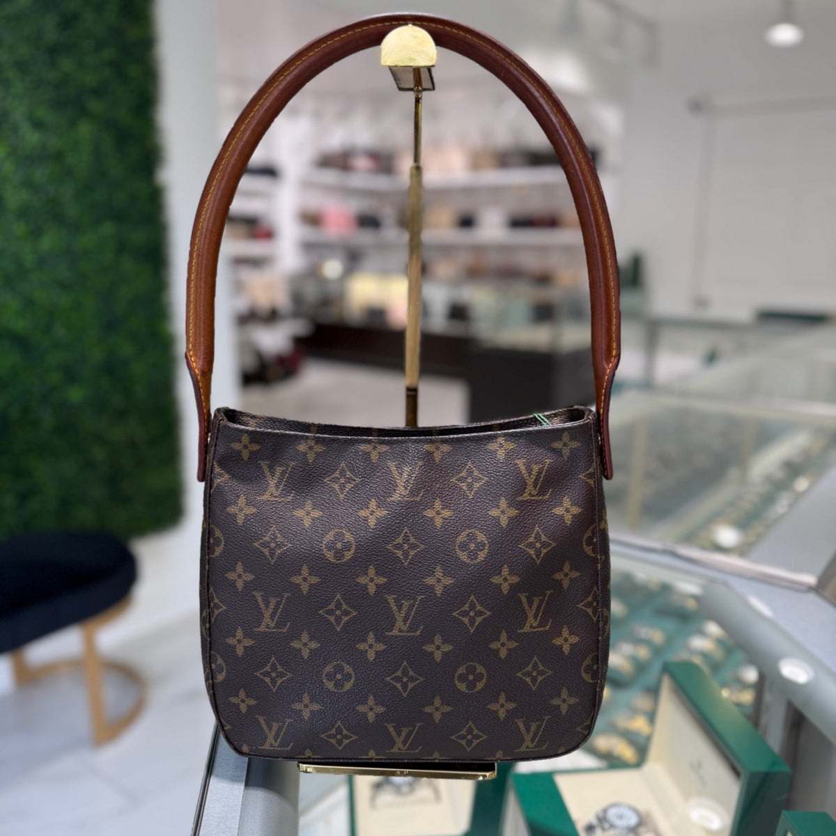 Louis Vuitton Looping MM - Monogram Canvas