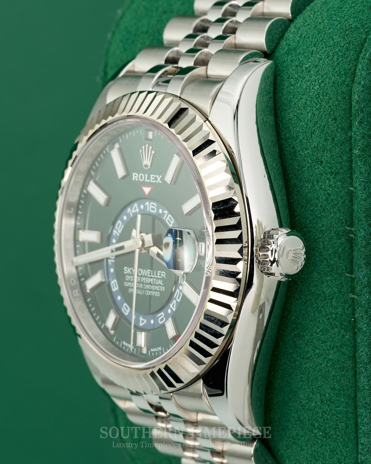42mm Rolex Sky-Dweller in 18kt White Gold and Oystersteel with Blue Dial on Jubilee Bracelet (Ref: 326934)(Year: 2021)(Box & Appraisal)