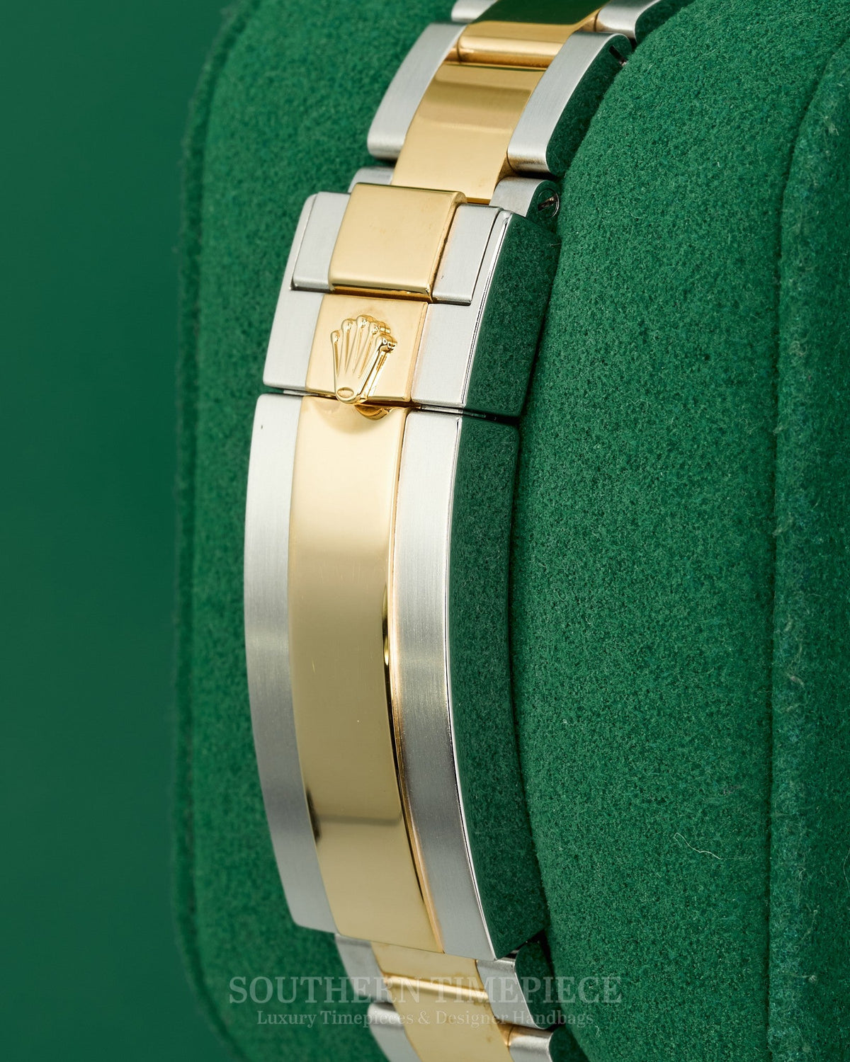 40mm Rolex Submariner Date "Bluesy" in 18kt Yellow Gold & Oystersteel (Ref: 116613LB)(Year: 2011+)(Box & Appraisal)