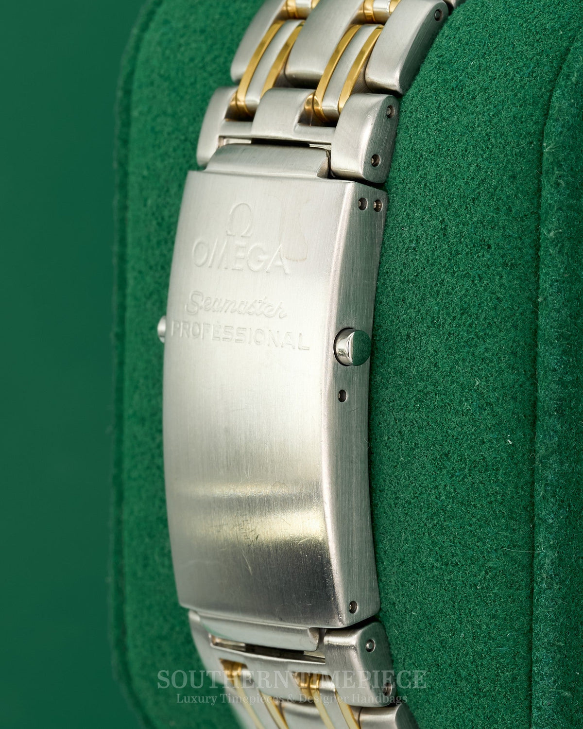 39.3mm Omega Seamaster with Blue Dial in Yellow Gold and Stainless on Bracelet (Ref: 2332.80)(Year: 1997)(Box & Papers)