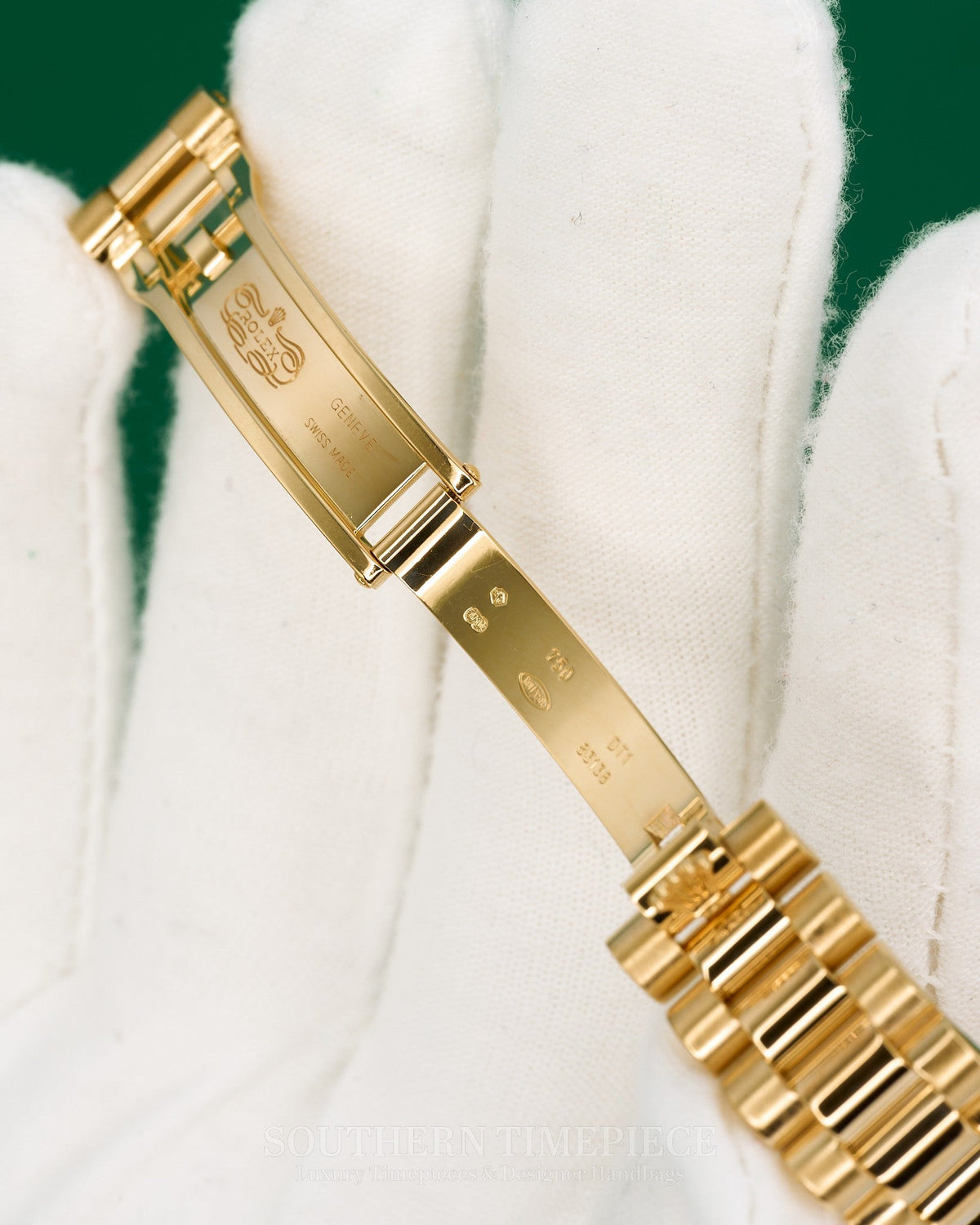 26mm Rolex Datejust "Ladies President" with White Roman Dial in Solid 18kt Yellow Gold (Ref: 179178)(Year: 2000)