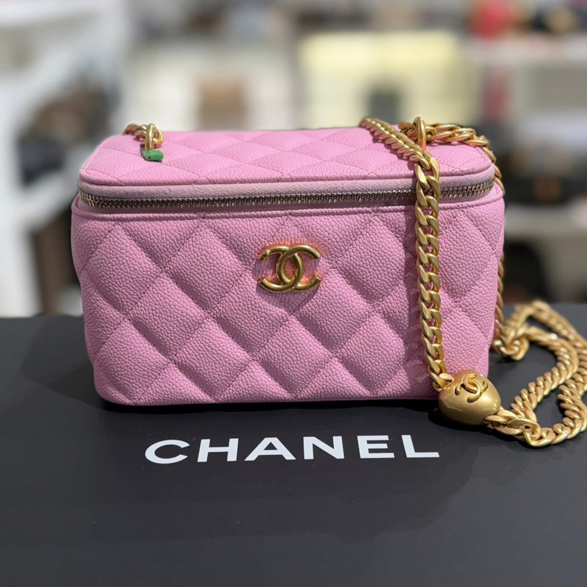 Chanel Sweet Heart Vanity Case with Chain - Pink Caviar Leather & Gold Hardware