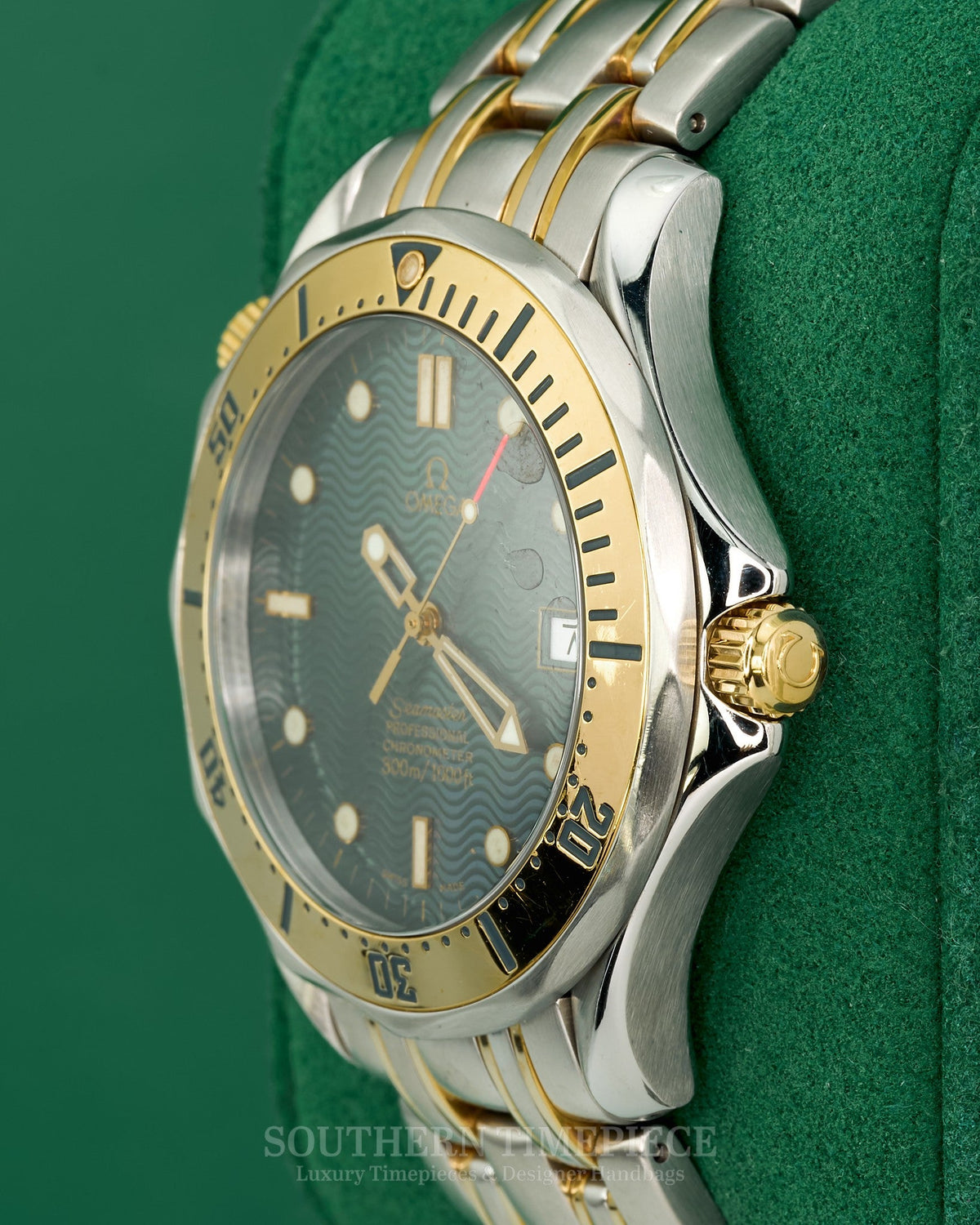 39.3mm Omega Seamaster with Blue Dial in Yellow Gold and Stainless on Bracelet (Ref: 2332.80)(Year: 1997)(Box & Papers)