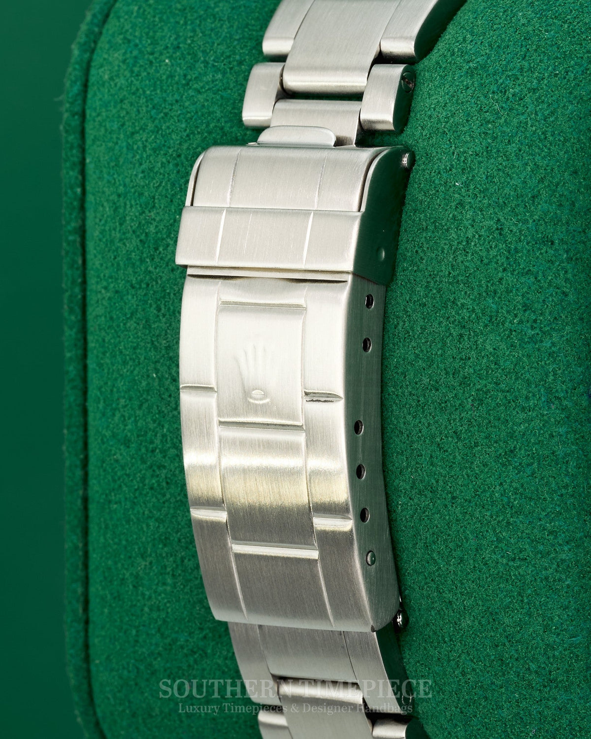 40mm Rolex Submariner Date with Black Dial and Bezel in Stainless Steel on Oyster (Ref: 16610)(Year: 2004)